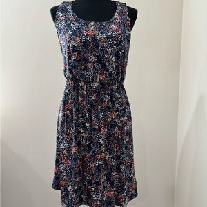 Super cute dress. Stretchy material